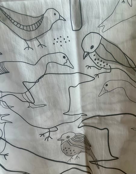 Gardiner från IKEA med fågelmönster