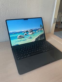 Apple MacBook Air M2 | BYTE