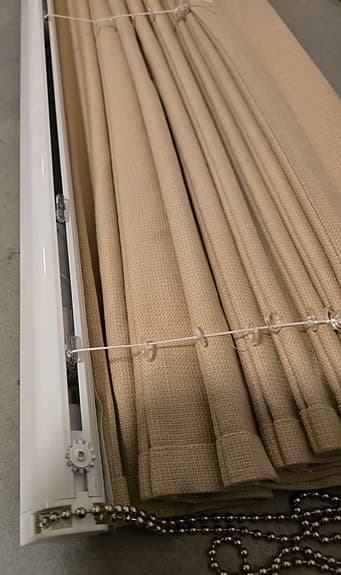 Fin hissgardin i beige linne-look (130x168 cm)
