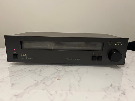 NAD FM Stereo Tuner 4020
