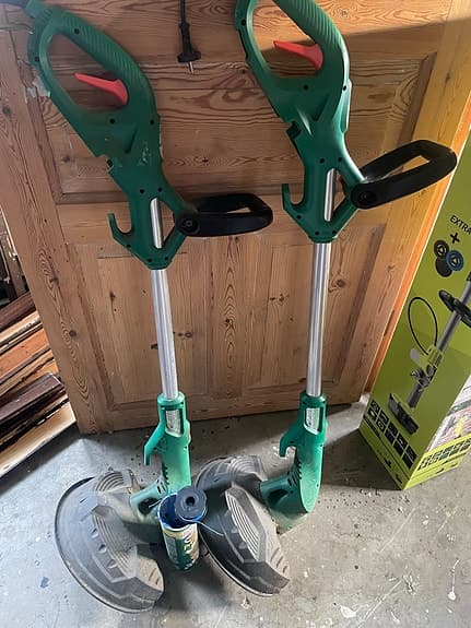 2 st Black & Decker grästrimmer