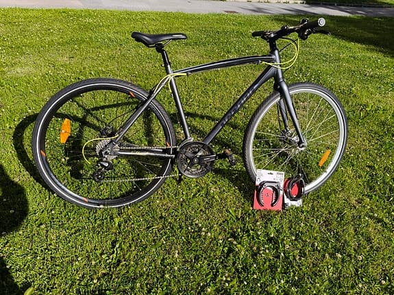 City Trekking 28 tums, 24växlar, lås med vajer, fullutrustad.