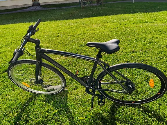 City Trekking 28 tums, 24växlar, lås med vajer, fullutrustad.