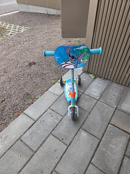 Disney Stitch trehjuling sparkcykel blå