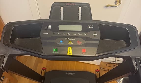 Domyos Run 100 löpband – Ultrakompakt & nästan oanvänt!