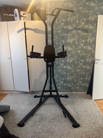 Adidas power tower träningsstation svart