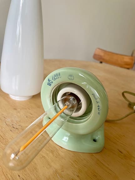 Armatur badrumsbelysning vägglampa Sigvard Bernadotte Mintgrön porslin och glas
