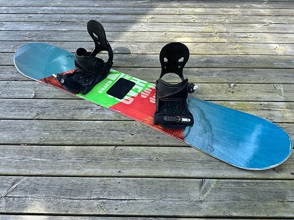Head Rowdy JR snowboard med bindningar
