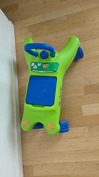 Gåbil med snurrbara hjul