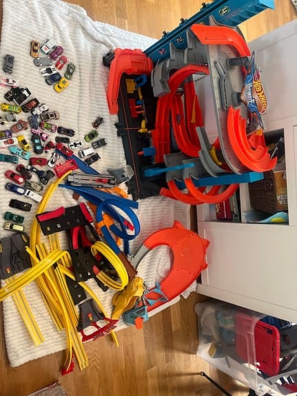 Hot Wheels bilbana och bilar lekset