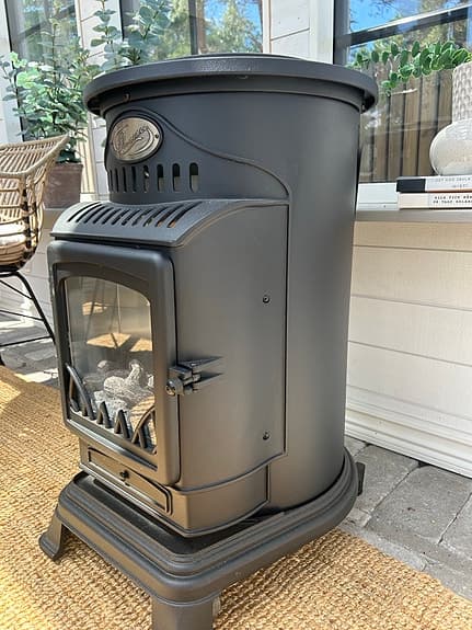 Svart kamin / gasolkamin med glaslucka