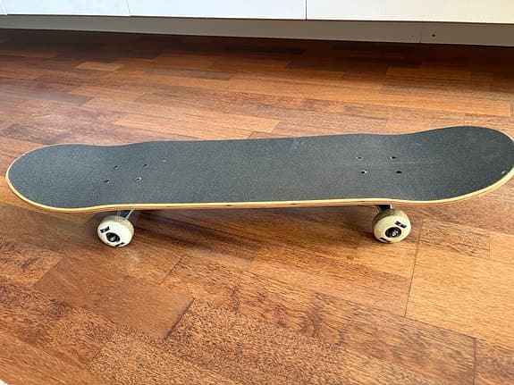 Signature Tony Hawk Komplett Skateboard från SkatePro
