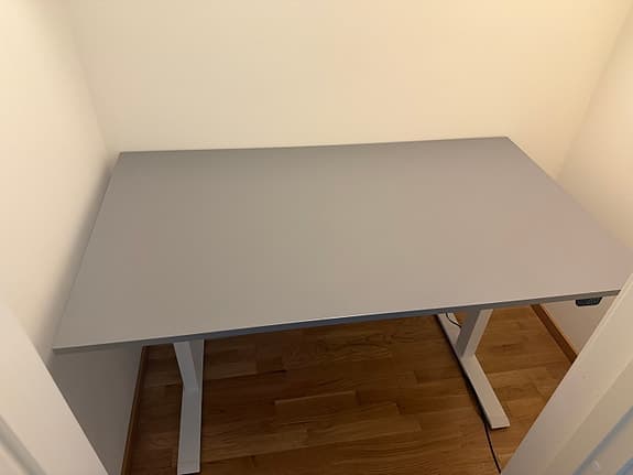 IKEA höj och sänkbar skrivbord (140x80)