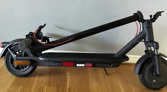 Winge elsparkcykel svart