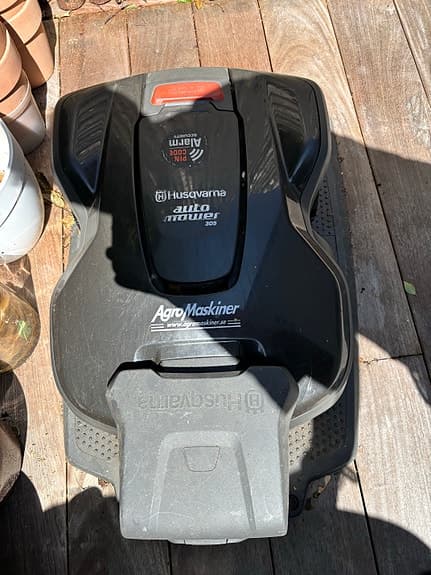 Husqvarna Automower 305 robotgräsklippare svart