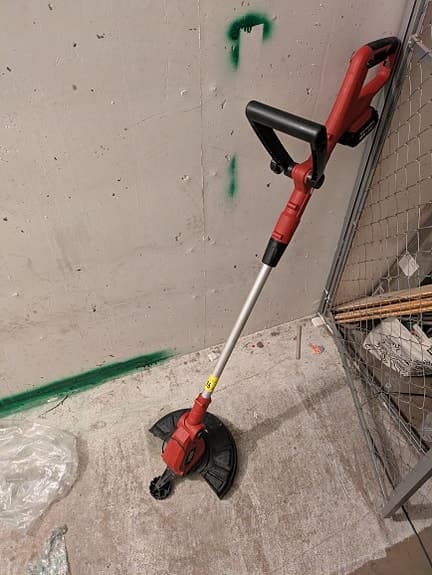 Jula Meec Tools grästrimmer kit 18V 25 cm 2.0 Ah