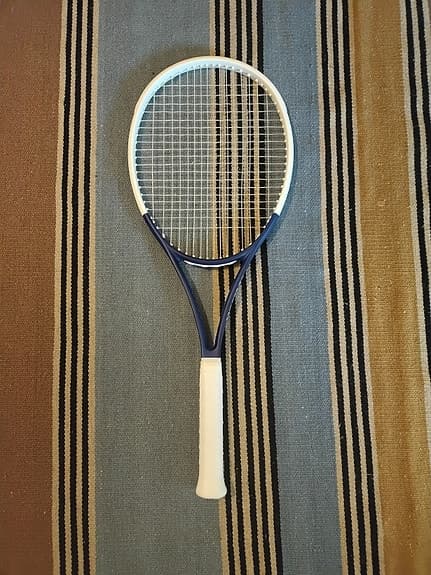 Wilson Blade 98 US Open tennisracket 98 sq in blå/vit grepp 2 1/4