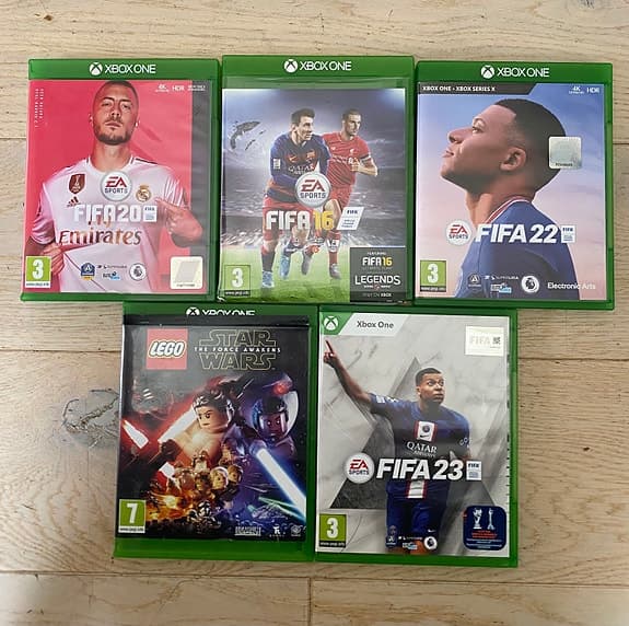 FIFA spela och Lego spela för Xbox one
