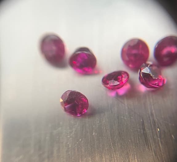 Rubin 1.75 ct Burma endast hetta