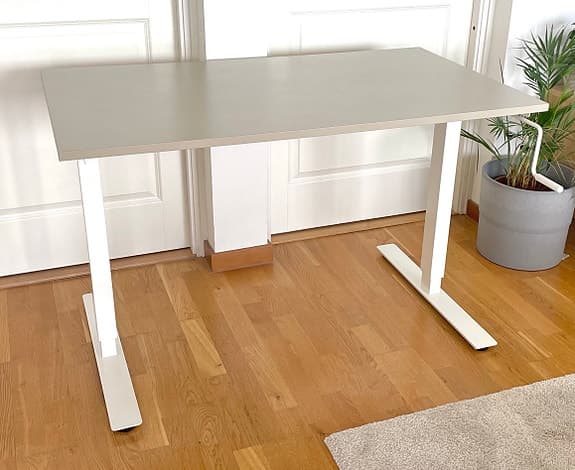Skrivbord höj och sänkbart