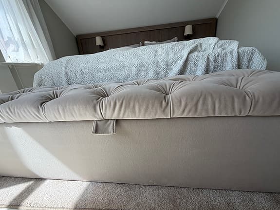 sängbänk / bänk med förvaring