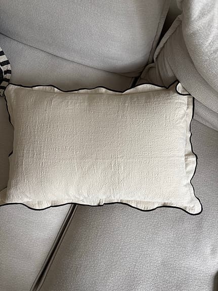 Jotex kuddfodral med innerkudde beige rektangulär