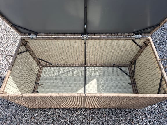 Förvaringslåda/dynbox i brun konstrottning