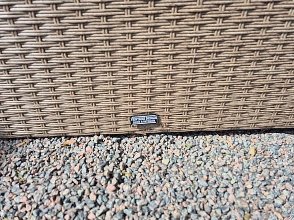Förvaringslåda/dynbox i brun konstrottning