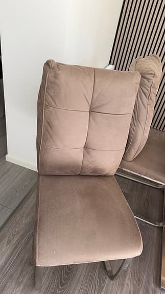 Matgrupp 8 stolar + borde