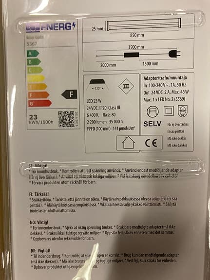 2 st  helt nya LED växtbelysning. 85 cm långa. 23W