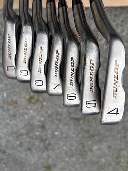 Järnset golfklubbor 4–9 + PW