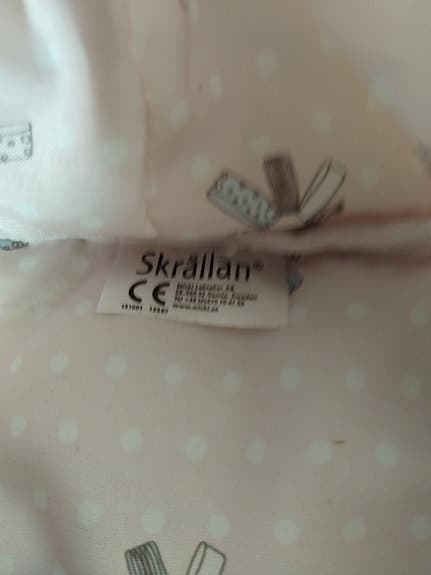 2 stycken babynest Skrållan nallen medföljer