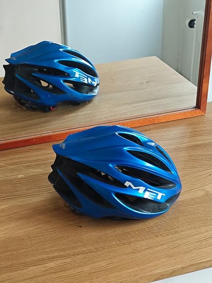 cykelhjälm MET Large 58-61cm
