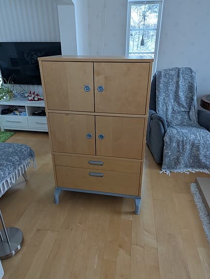 Förvaringsbyrå i tre delar