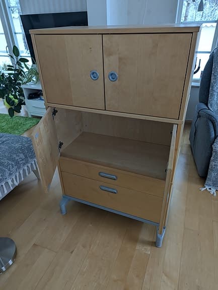 Förvaringsbyrå i tre delar