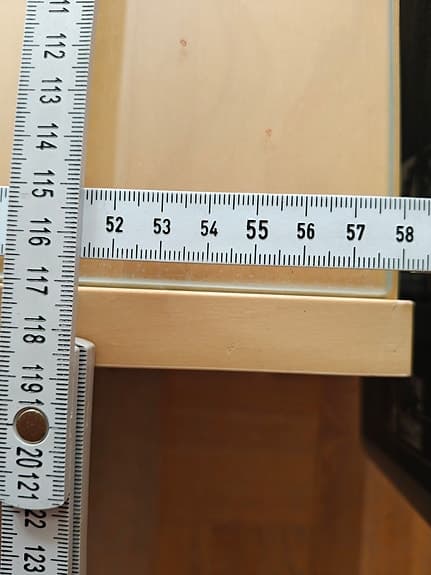 IKEA Soffbord/TV-bänk / Mediabänk i björk med glasskiva på hjul – 120 cm
