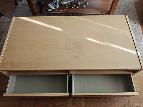 IKEA Soffbord/TV-bänk / Mediabänk i björk med glasskiva på hjul – 120 cm