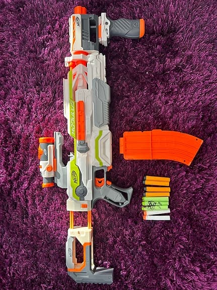 Elektrisk Nerf N-Strike Elite Modulus ECS-10 säljes