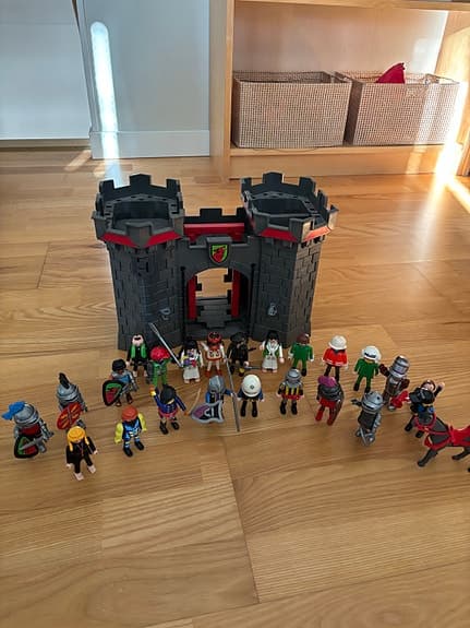 Playmobil riddarborg med figurer