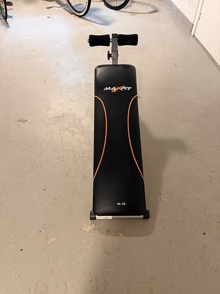 Maxfit träningsbänk svart