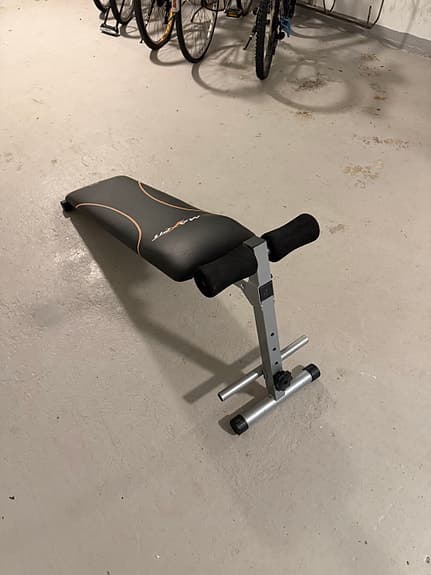 Maxfit träningsbänk svart