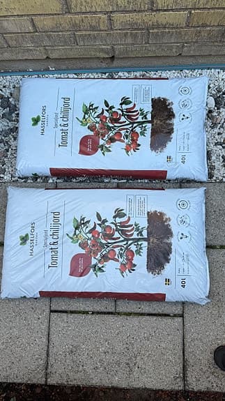 TOMATJORD & CHILIJORD 40L