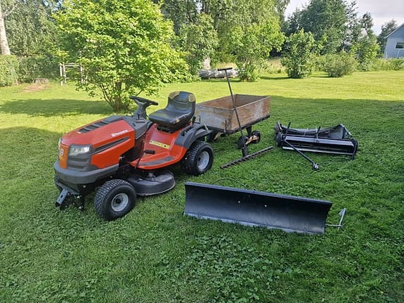 Husqvarna LT154 åkgräsklippare