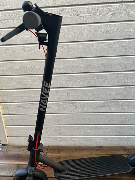 Navee elsparkcykel svart