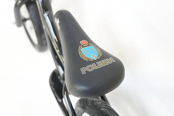 Ny Gåcykel/balanscykel Rex, Polisen 12-tum