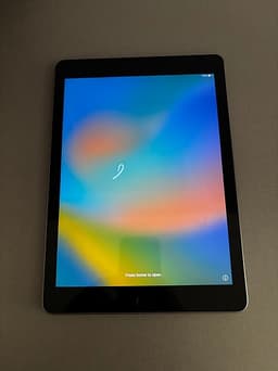 Apple iPad surfplatta 32 GB (sjätte generationen)