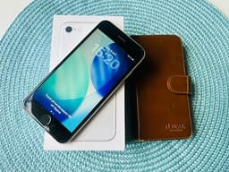 IPhone SE 2020, 64GB - Batterihälsa 85% ( Chassi bytt )