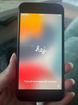 Apple iPhone 7 -  32 GB svart