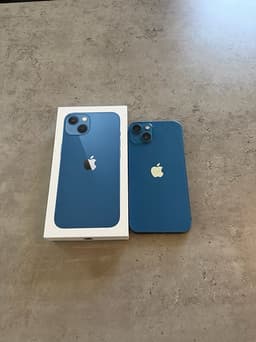 Blå IPhone 13