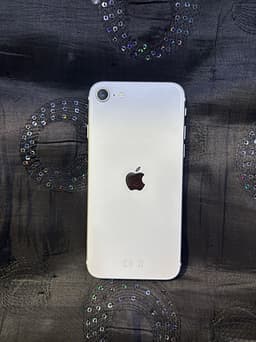 Apple iPhone SE (2-3 gen) mobil 64 GB vit